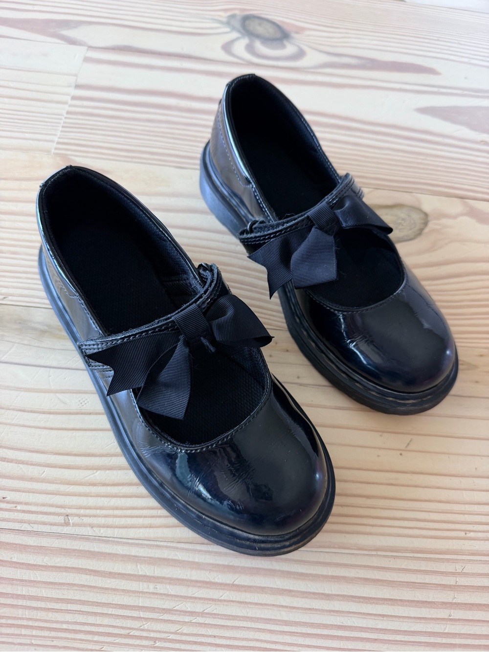 Girls dr marten patent leather Mary Jane